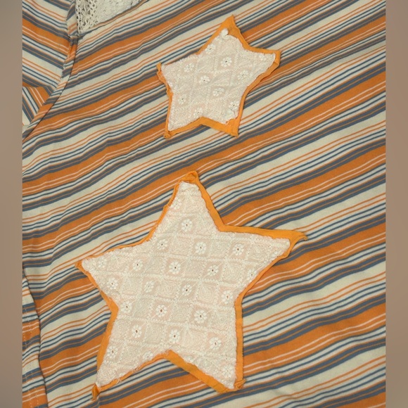 NWT SAGE+FIG Accent Striped with Star Applique T-Shirt - Picture 8 of 8